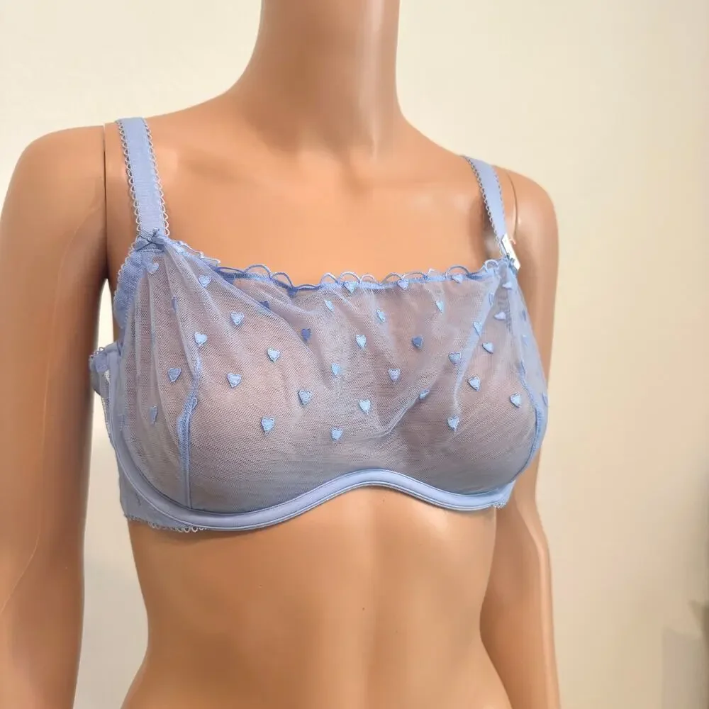 PINK Victoria’s Secret large Wink unlined heart embroidered scoop bra BC3 3211